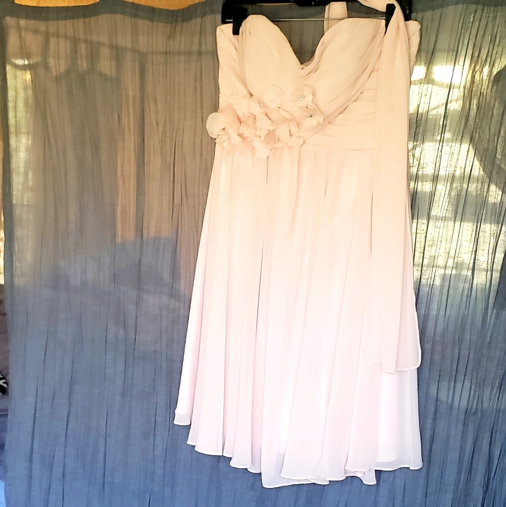 Beautiful chiffon strapless formal dress, NWOT